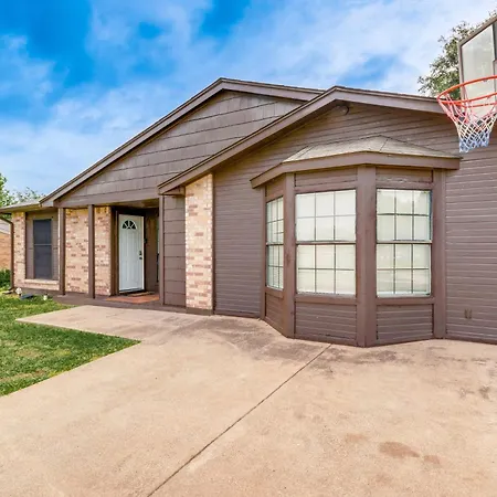 The Colony Vacation Rental With Game Room And Pool!